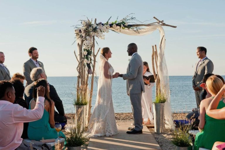 Stunning Beachside Wedding Ceremonies